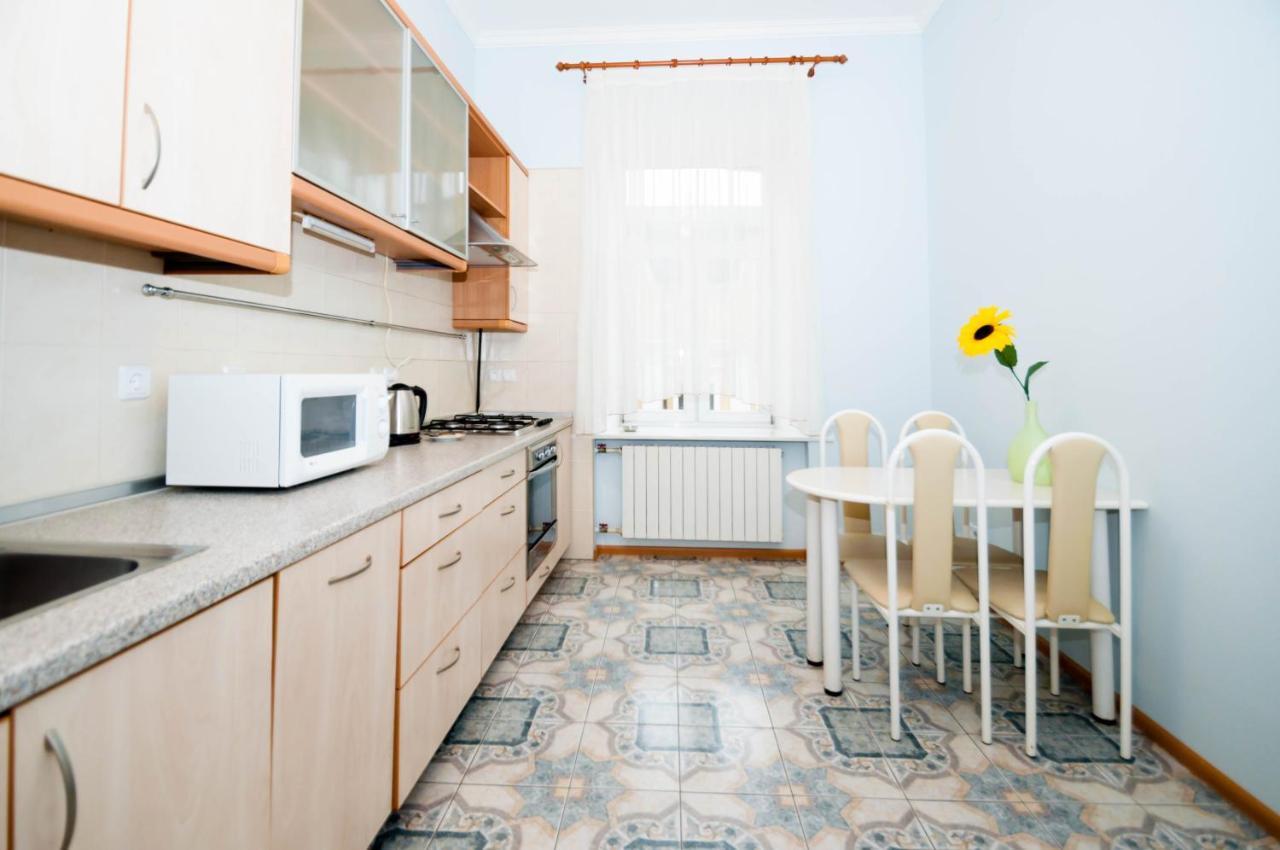 Apartments In The Center On Shota Rustaveli Kiev Exterior foto