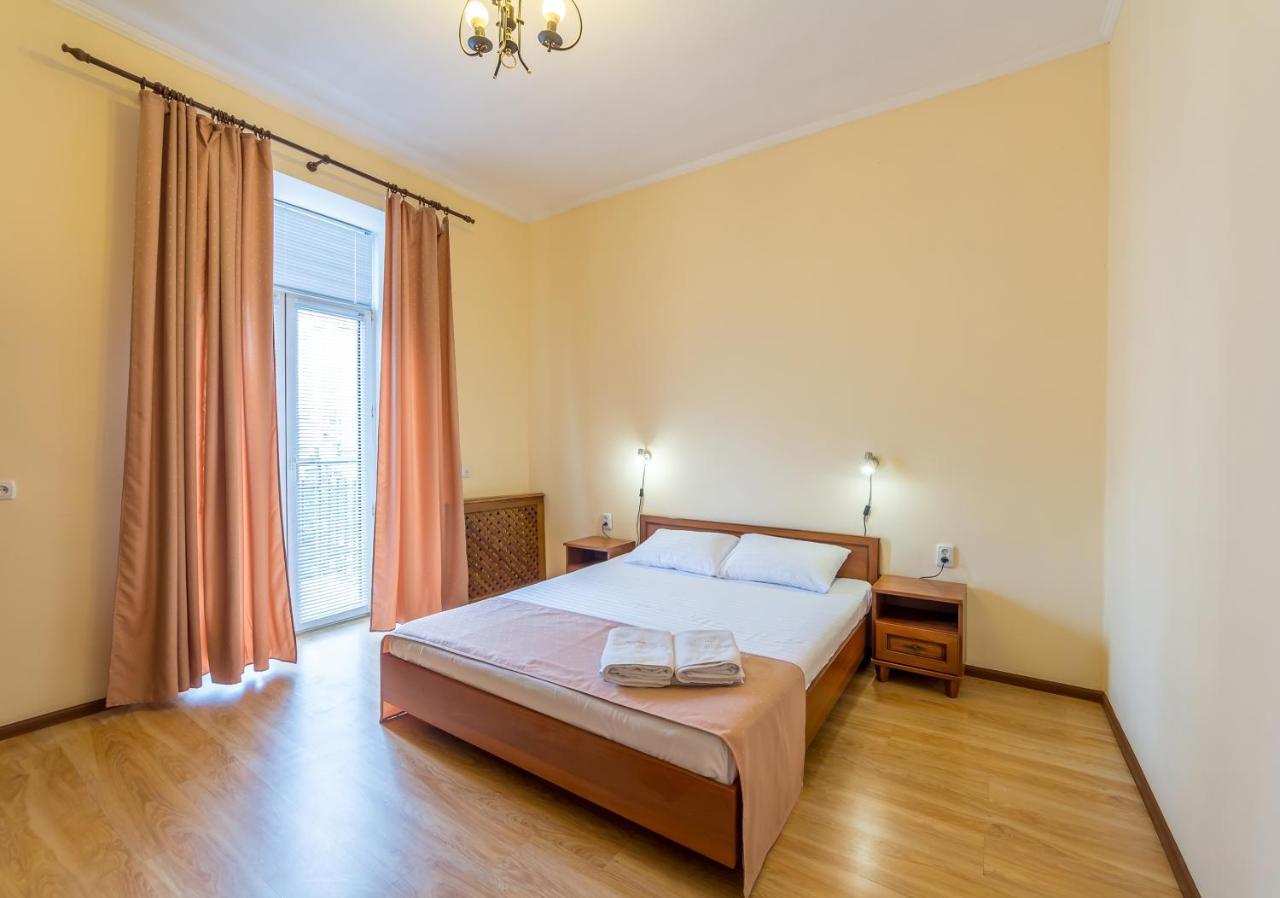 Apartments In The Center On Shota Rustaveli Kiev Exterior foto